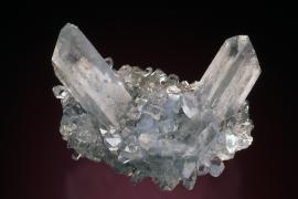 Celestine, Maybee Quarry, Monroe County, Michigan. An attractive group of gemmy celestine crystals. Specimen 6 cm wide. Photo by J. Scovil. (DM 23127)